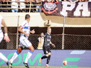 Corinthians se despede do Paulistão com reservas e empate contra o Água Santa