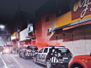 Incêndio atinge loja Azteca Calçados no centro de Juazeiro do Norte