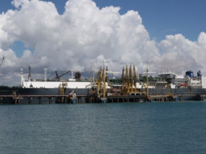 Sem terminal de gás, Governo do Ceará quer atrair novo operador para o Pecém