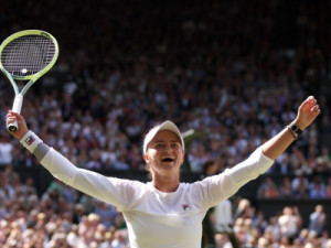 Krejcikova é campeã de Wimbledon pela primeira vez em simples