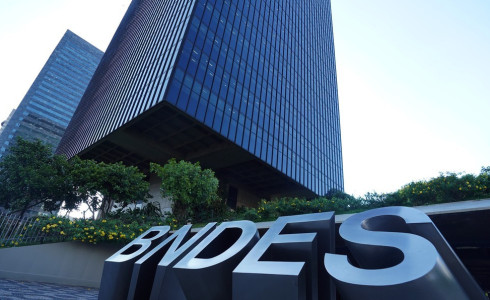 BNDES divulga edital de concurso com 150 vagas e salários de R$ 20,9 mil; veja como participar
