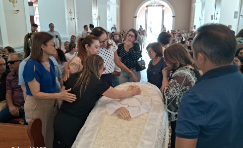 Barbalhenses choram no adeus a dona Luzanira de Moura Santos
