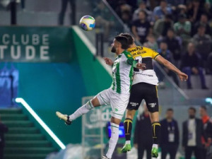 Com dois gols de Bolasie, Criciúma supera o Juventude e volta a vencer na Série A