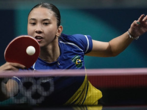 Giulia Takahashi perde por 4 a 0 no tênis de mesa e é eliminada dos Jogos Olímpicos