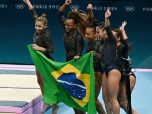 Com sangue, suor e brilho, Brasil é bronze por equipes na ginástica nas Olimpíadas 2024