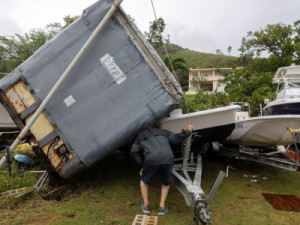 Ernesto ganha força e se torna furacão ao atingir o norte de Porto Rico