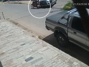 Criança perde parte da perna após viatura da polícia bater em moto no Ceará