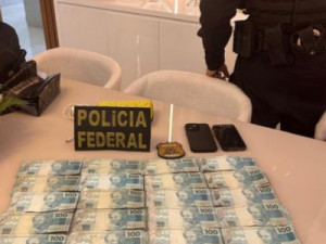 PF apreende mais de R$ 67 mil em espécie na casa e no gabinete do governador do To-cantins