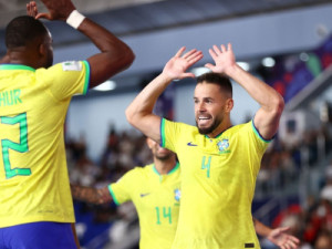 Brasil estreia na Copa do Mundo de Futsal com goleada de 10 x 0 sobre Cuba