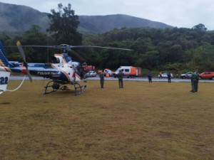 Helicóptero dos bombeiros cai e mata tripulação durante buscas de monomotor em MG