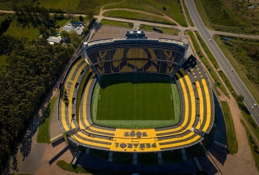 Conmebol exige que Peñarol garanta acesso da torcida do Botafogo, sob pena de portões fechados ou mudança de local do jogo