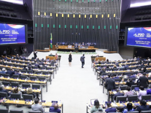 Fim da escala '6x1': veja quais deputados cearenses assinaram proposta para reduzir jornada de trabalho