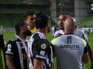 Com tumulto no fim, Atlético-MG e Botafogo empatam em prévia da final da Libertadores