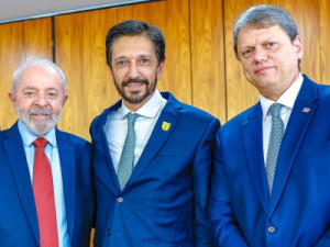 Lula reúne Tarcísio e Nunes no Planalto para assinatura de financiamento de obras em São Paulo