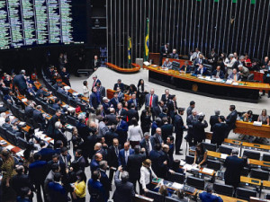 Câmara dos Deputados aprova 12 projetos para combater a violência contra a mulher