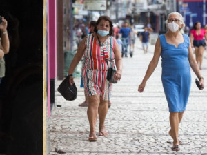 CE tem mais de 5 mil casos confirmados de Covid em duas semanas; veja cidades com maior incidência