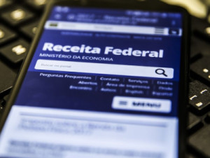 Recibos médicos vão ter de ser emitidos pelo aplicativo da Receita Federal em 2025