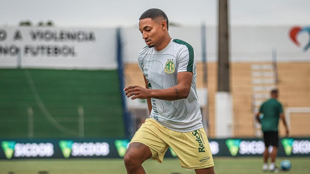 Ceará anuncia a contratação do atacante Fernandinho, ex-Mirassol; veja detalhes