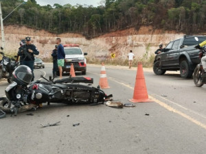 Motociclista tenta tomar cerveja enquanto pilota moto e acaba se envolvendo em grave acidente em Santarém