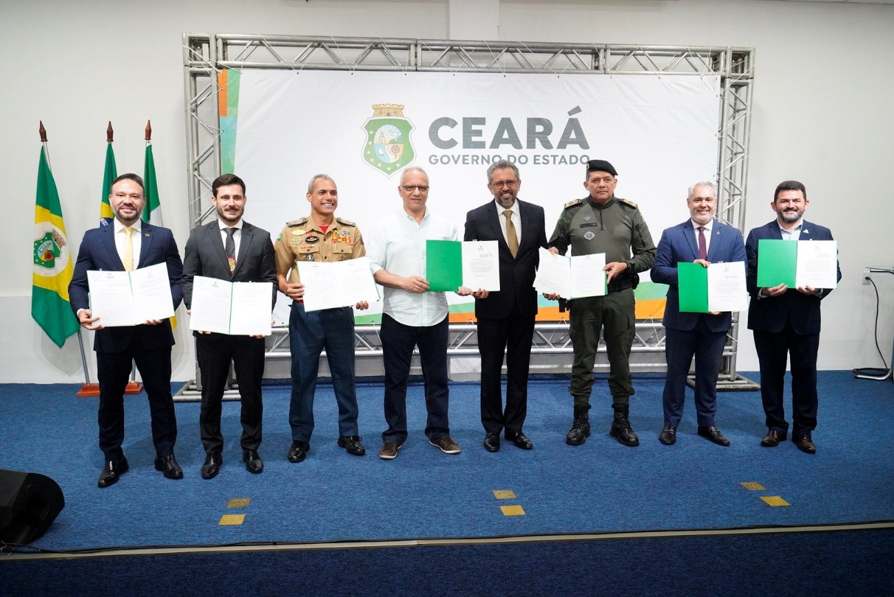 Governador Elmano sanciona reestruturação das Forças de Segurança do Ceará