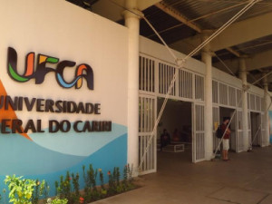 UFCA abre concurso para professores com salários de até R$ 11 mil