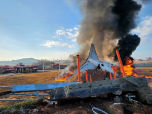 Avião sai da pista e explode em aeroporto na Coreia do Sul; 167 pessoas morreram