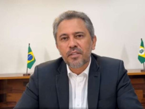 Governador Elmano de Freitas reúne secretariado nesta segunda-feira (6)