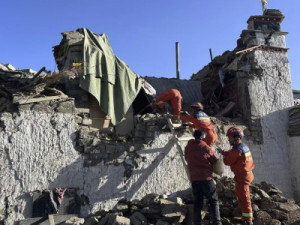 Forte terremoto mata 53 pessoas e fere mais de 60 entre o Tibete e o Nepal