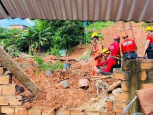 Deslizamentos após chuva em Ipatinga e Santana do Paraíso deixam 11 mortos