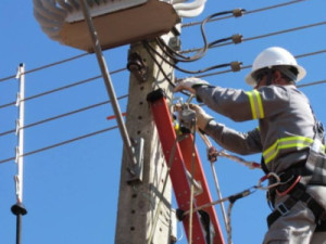 Falta de energia elétrica por mais de 24hs causa enormes prejuízos à comunidade do Caldas