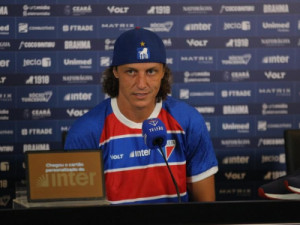 David Luiz é apresentado pelo Fortaleza no Castelão: 'em nenhum momento cogitei ir para outro lugar'