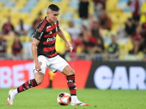 Flamengo empresta Alcaraz para o Everton, da Inglaterra