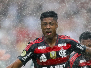 Flamengo domina o Botafogo e é campeão da Supercopa Rei