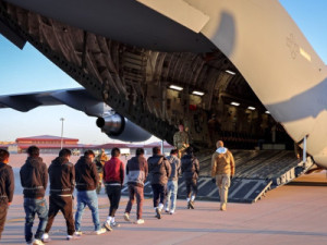 Fortaleza recebe na sexta voo de brasileiros deportados dos EUA