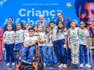 Ceará conquista categoria ouro no Selo Nacional Compromisso com a Alfabetização; 150 municípios também alcançam padrão máximo