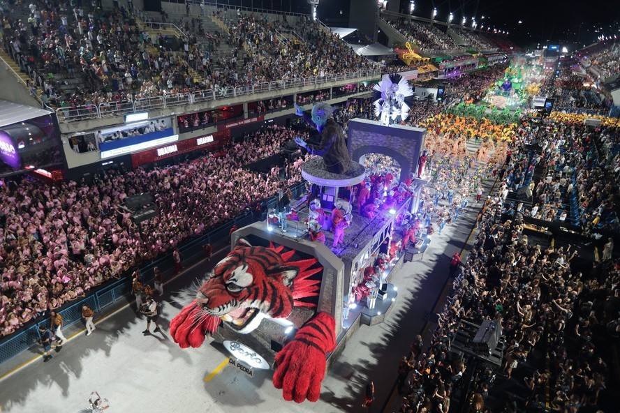 Estandarte de Ouro 2025: Porto da Pedra conquista prêmio de melhor escola da Série Ouro, e Tradição leva melhor samba-enredo