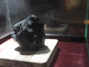 Maior diamante negro do mundo foi descoberto na Chapada Diamantina, na Bahia; conheça história