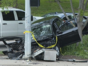 Pai atropela e mata policial um dia após filho ter sido morto pela polícia; crime foi de propósito, dizem autoridades
