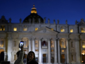 Conclave: escolha do novo papa começa nesta quarta com ritual secreto e resultado revelado por fumaça
