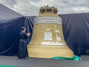 Sino gigante de 55 toneladas que será instalado em Goiás chega ao Brasil após ser fabricado na Polônia