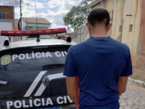 Homem natural de Várzea Alegre preso suspeito de assalto em Caucaia