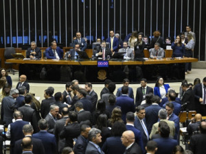 Senado aprova proposta de aumento de número de deputados federais; texto volta para a Câmara
