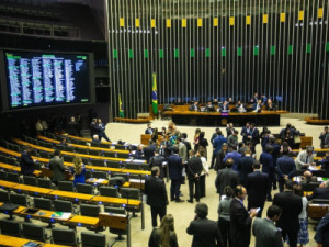 Câmara aprova aumento de isenção de IR para dois salários mínimos