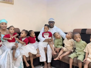 Primeiros gêmeos nônuplos a sobreviverem ao parto completam 4 anos e aparecem em fotos raras: 'Nossos tesouros'