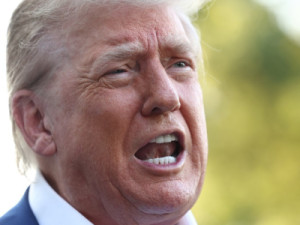 Tarifa de 50%: Brasil enfrenta a maior taxa entre países notificados por Trump; veja lista