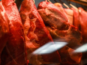 Tarifaço vai impactar venda de carne aos EUA, mas não é só o Brasil que perde; entenda