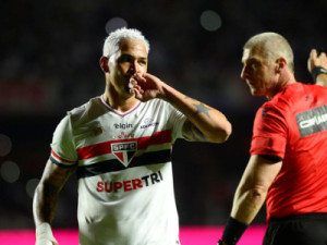 Luciano é decisivo, marca duas vezes, São Paulo vence o Corinthians no Morumbis e se afasta do Z-4