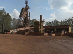 Empresas brasileiras recorrem a férias coletivas e paralisações temporárias para minimizar impactos de tarifaço de Trump