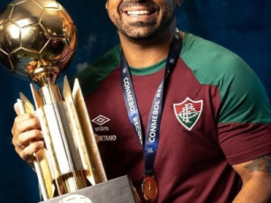Preparador físico do Fluminense morre aos 38 anos após luta contra um câncer