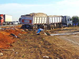 Batida entre ônibus e carreta deixa 11 mortos e mais de 40 feridos na BR-163 em MT